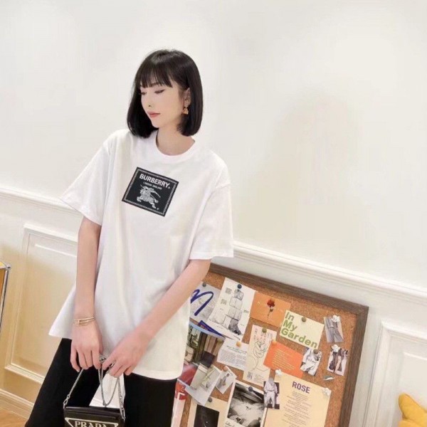 バーバリー 男女兼用 Tシャツ メンズ 半袖 BURBERRY 上着Tシャツ 春服 夏服 服 トップス ゆったり ビッグシルエット グラフィック クルーネック プリント ギフト プレゼント ストリート 春 夏 秋 冬 メンズ