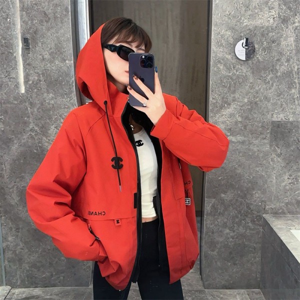 Chanel シャネルブランドウィンドブレーカー レディース マウンテンパーカー 登山服 防水 防寒 保温 防污 アウトドア ジャケット フリースライナー 二着セット 取り外し可能 フード付き 多機能 スキージャケット 防寒着