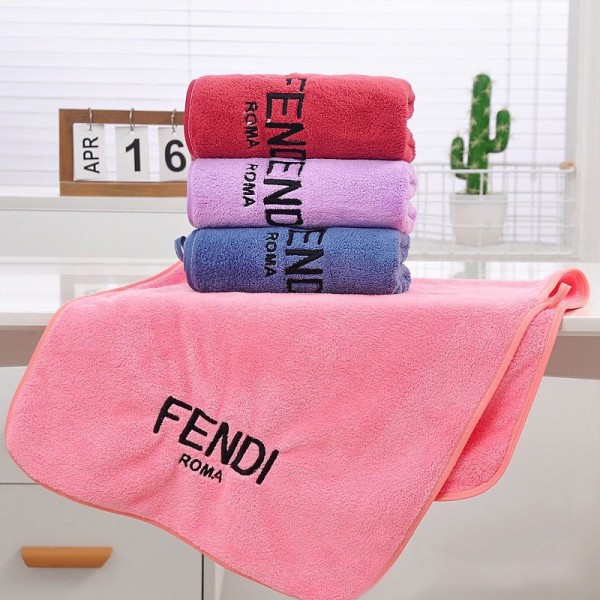 Fendi フェンディ バスタオル 激安 人気 フェイスタオル軽量ブランド速乾タオル男女兼用タオルブランド 人気 女性 2点セット