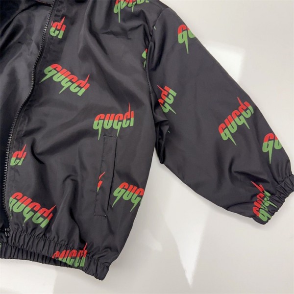 Gucci グッチハイブランド 子供服 マウンテンパーカー ウインドブレーカー 100-150cm　ジャケット ブルゾン スタジャン アウター キッズ ボーイズ 男の子 カジュアル フード付き アウトドア ゆったり シンプル 立ち襟 防風 韓国風 通学 春秋