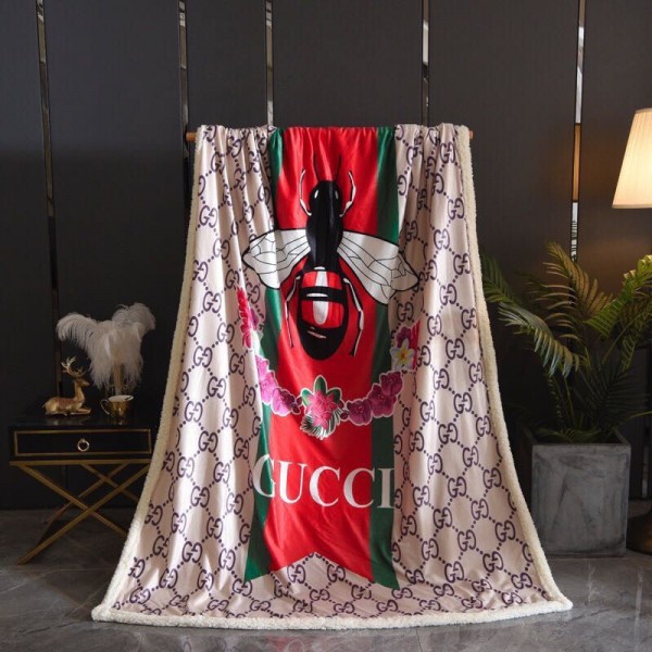 Gucci グッチ ハイブランド 毛布コピー 毛布 ダブル 大判ブランケット 冬用 両面とも使える 厚手 オールシーズン ピリングなし マイクロファイバー 吸湿 発熱 丸洗いOK 暖かい なめらか 吸湿発熱 おしゃれ 防臭・防ダニ 冷房対策