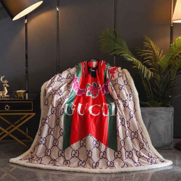 Gucci グッチ ハイブランド 毛布コピー 毛布 ダブル 大判ブランケット 冬用 両面とも使える 厚手 オールシーズン ピリングなし マイクロファイバー 吸湿 発熱 丸洗いOK 暖かい なめらか 吸湿発熱 おしゃれ 防臭・防ダニ 冷房対策