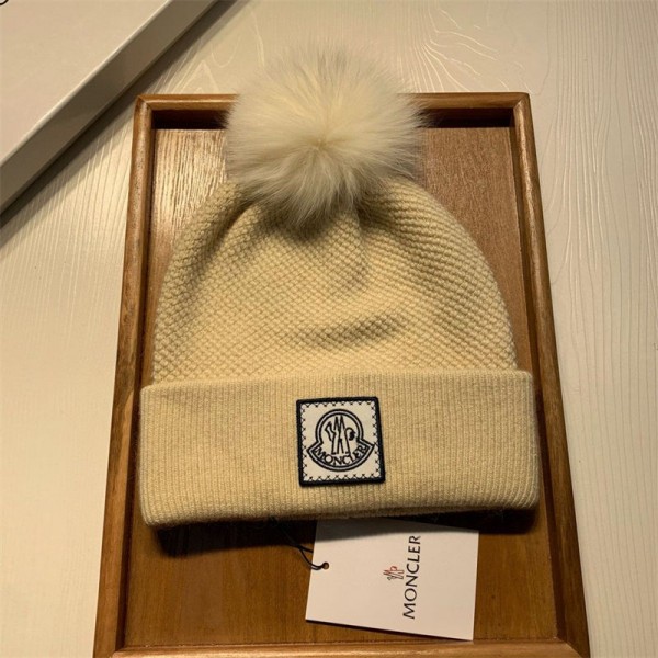 ブランド Moncler ニット帽 レディース ニットキャップ モンクレール ニットキャップ ロシア帽子 帽子 耳あて ポンポン付き 可愛い オシャレ あったか 防寒 裏起毛 ふわふわ 大きいサイズ 冬ボアキャップ アウトドア 旅行スキー スノボ 通勤