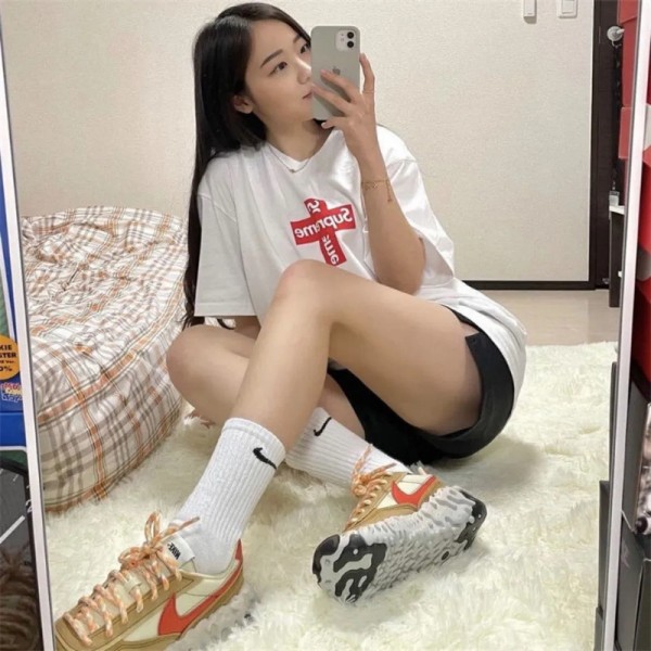 シュプリーム ｔシャツ 黒白 半袖 ins風 ファション 男女兼用 人気 ブランド supreme 上着  女の子 Tシャツ ファッション 贅沢 ブラック カッコイイ メンズ 半袖 純綿 ゆったり 吸汗 速乾 トップス