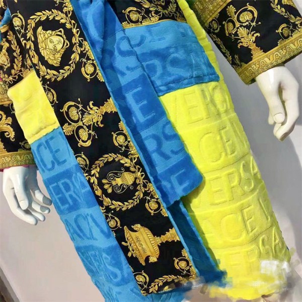 ヴェルサーチ バスローブ 綿100% タオル生地 メンズ レディース VERSACE ブランド 部屋着 ガウン ルームウェア 優しい肌触り 男女兼用 ホテル お風呂上り 吸水 速乾 保温 バス用品