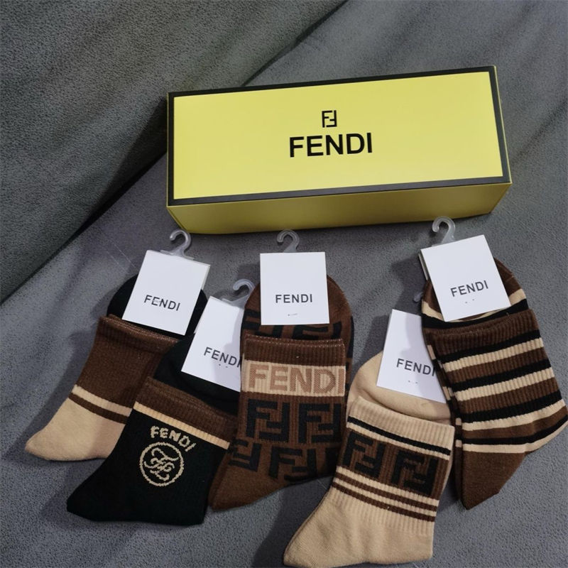 Fendi コットン 靴下 メンズ 